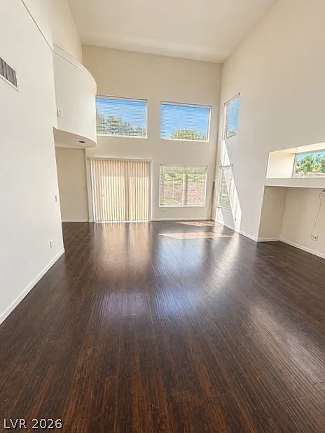 4 bed, 2.5 bath, 1662 sqft, $2,500 — Photo 3