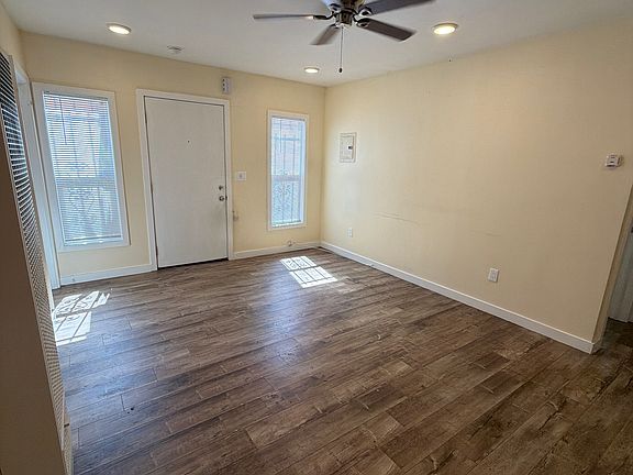 3rd image of 6536 S Victoria Ave #6536