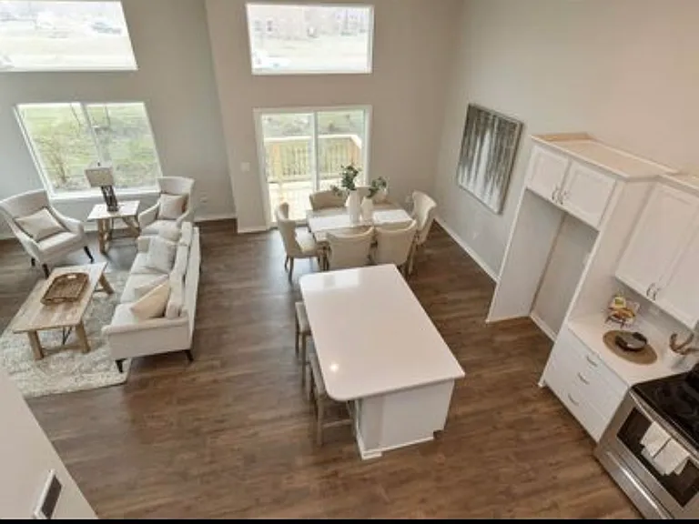 391 NE Mink Dr — Photo 10