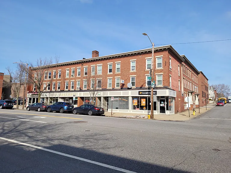 1297 Elm St #17 — Photo 2