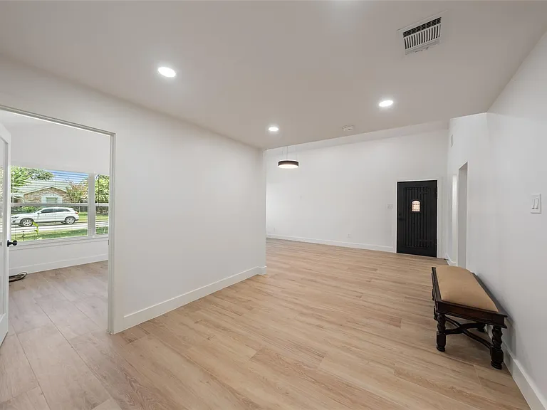 9323 Portal Dr — Photo 10