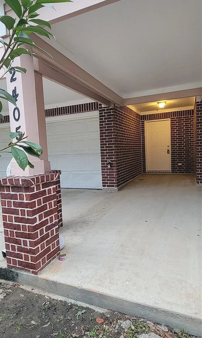 3 bed, 2.5 bath, 1833 sqft, $1,800 — Photo 2