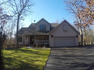 513 Sangamon Ln, Dixon, IL 61021