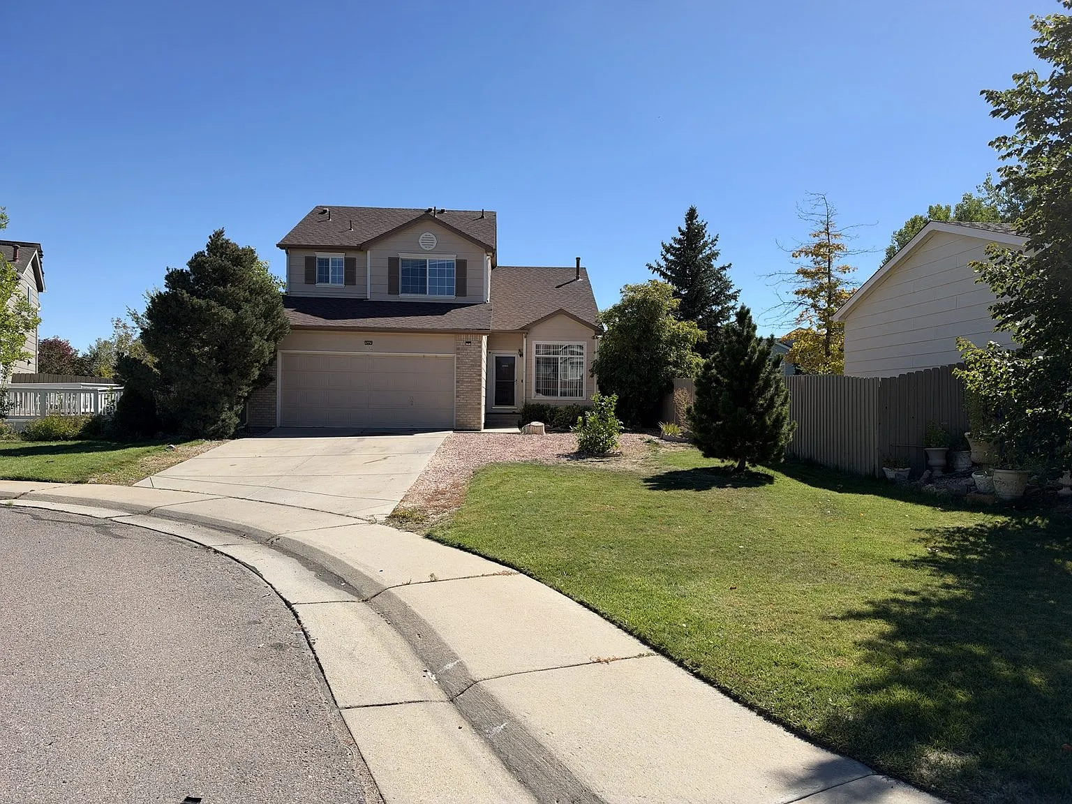 5 bed, 2.5 bath, 2056 sqft, $3,000 — Photo 1