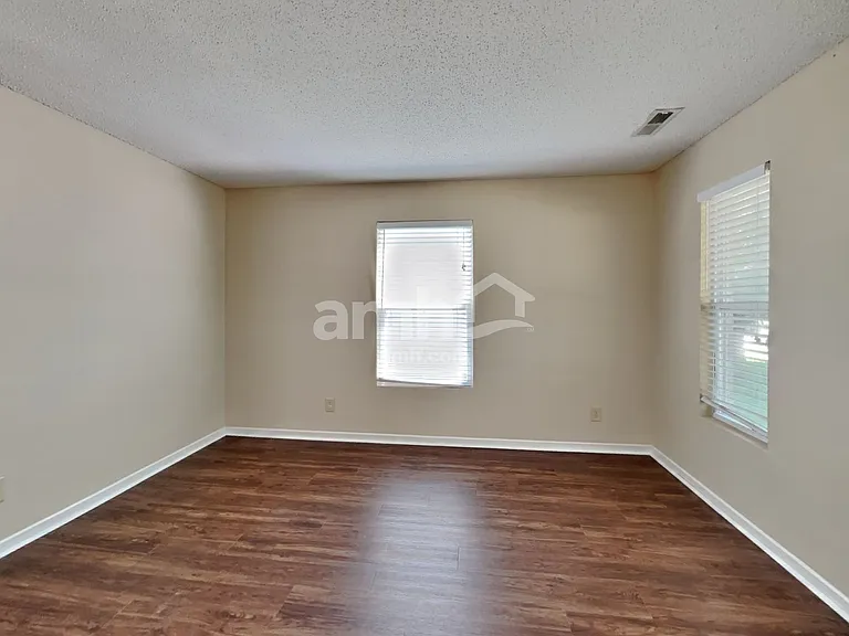 2317 Bridlewood Dr — Photo 5