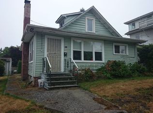 911 N 77th St, Seattle, WA 98103