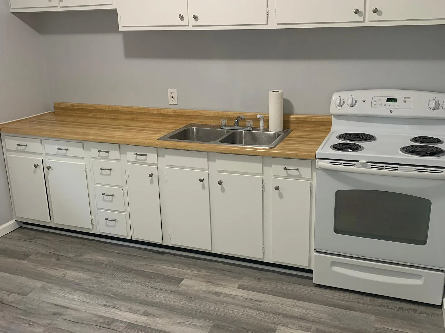 964 Joliet Dr — Photo 2