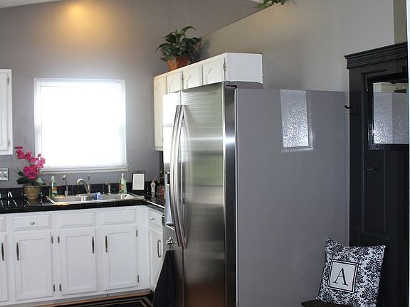 3rd image of 1760 Plains Blvd