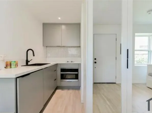 715 S 3rd St APT 9, Las Vegas, NV 89101