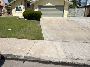 4216 Newcombe Ave, Bakersfield, CA 93313