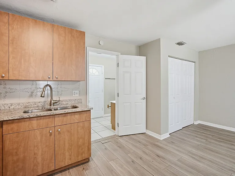 1283 Palm St #C — Photo 15