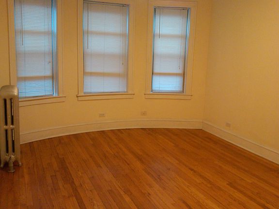 4th image of 4934 N Winthrop Ave APT 2A