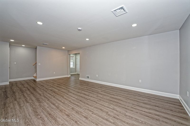5th image of 22 Natick Street