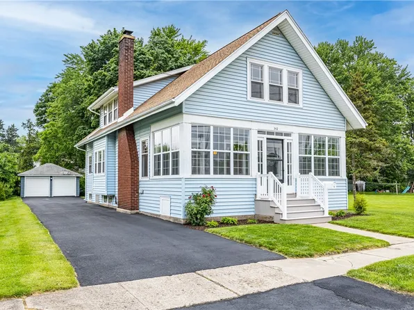 342 W Oak Orchard St, Medina, NY 14103