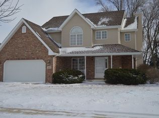 305 N Glenview Ln, Peotone, IL 60468