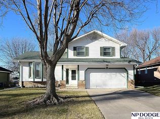 1106 Conestoga Rd, Papillion, NE 68046