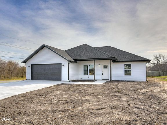 2nd image of 2000 Lakeview St