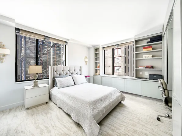 309 East 49th Street image 11 of 17