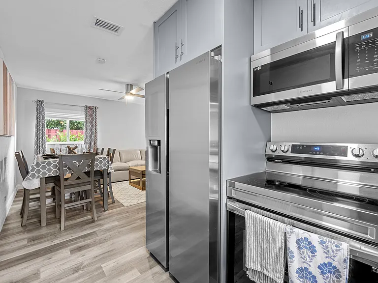 1208 NE 5th Ave #3 — Photo 9