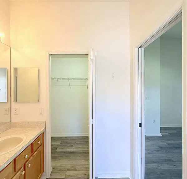 240 Center Oak Cir — Photo 45