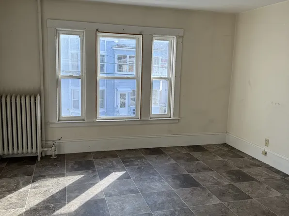 163 Oak St, Berlin, NH 03570