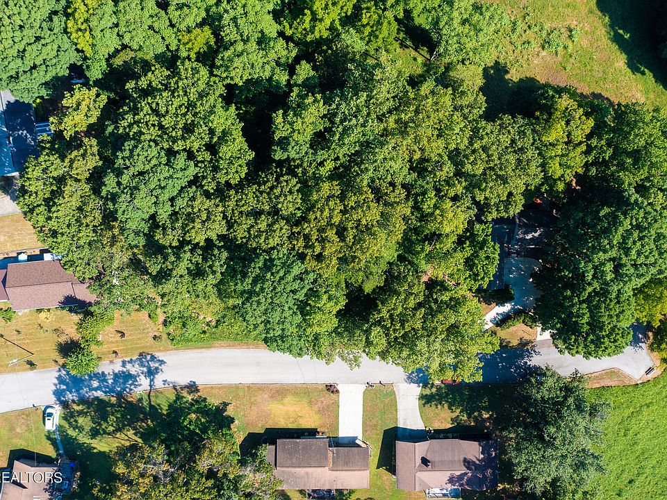 2nd image of 5 & 6 Timbercrest Ln