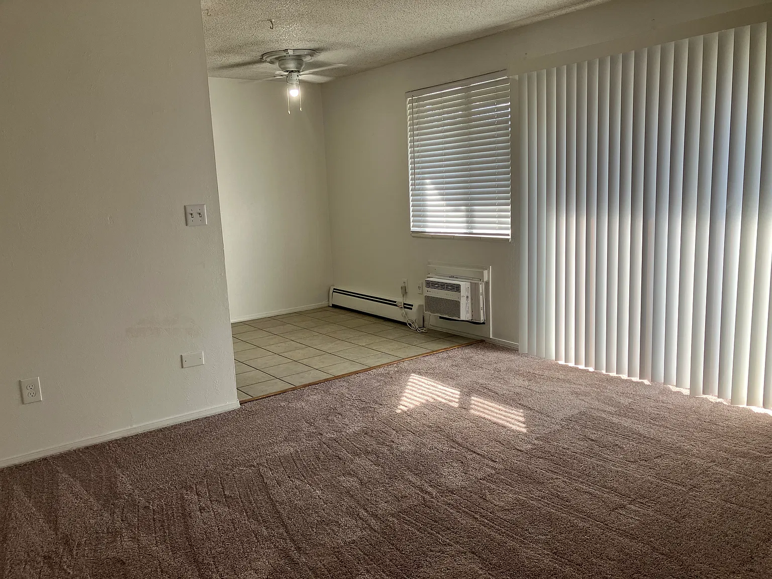 2 bed, 905 sqft, $1,695 — Photo 1