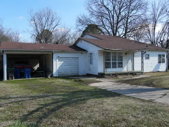 2220 N 52nd St, Fort Smith, AR 72904