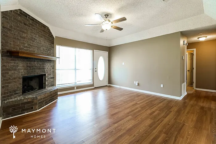 3 bed, 2.0 bath, 1200 sqft, $1,575 — Photo 3
