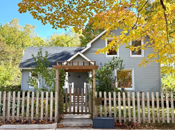 717 Winona St, Northfield, MN 55057