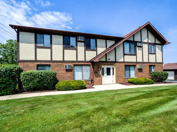 4634 W 131st St APT 2S, Alsip, IL 60803