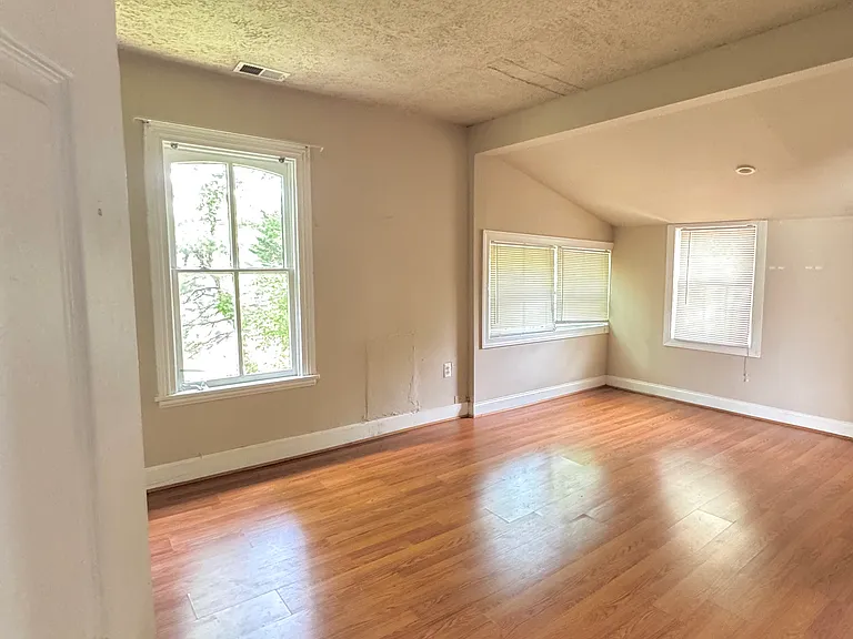 2758 Chain Bridge Rd — Photo 23
