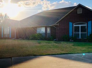 5985 Woodridge Cir, Edmond, OK 73025