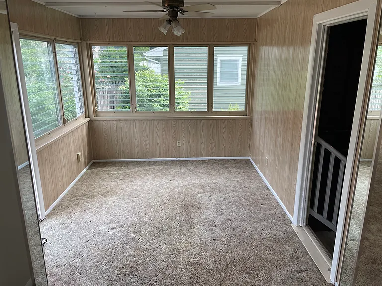 887 Royal Ln — Photo 20