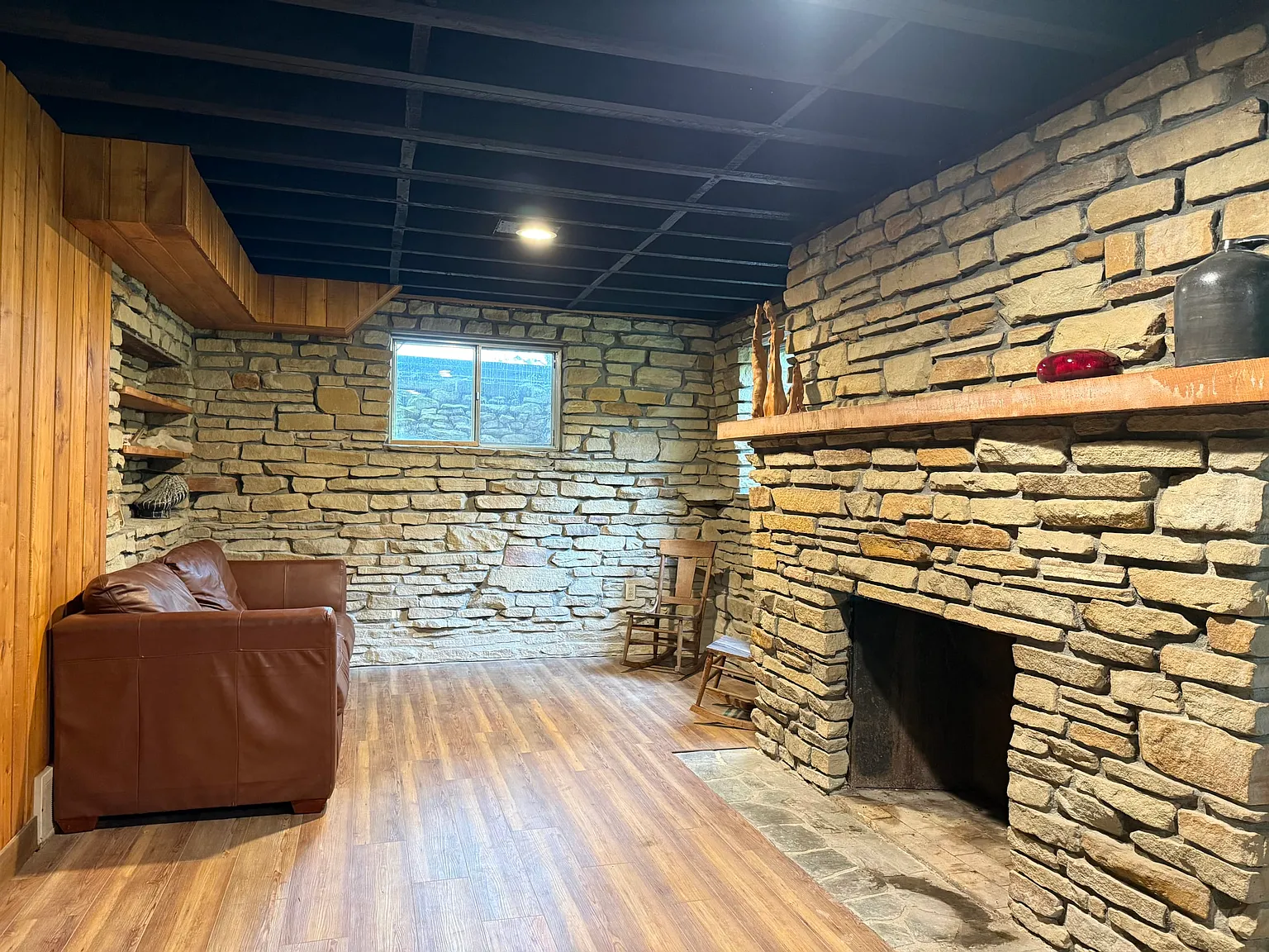 3 bed, $2,300 — Photo 4