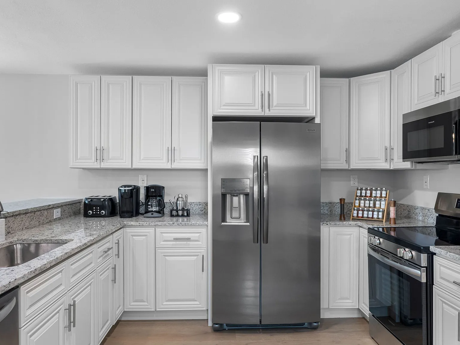 3 bed, 2.5 bath, $3,300 — Photo 4