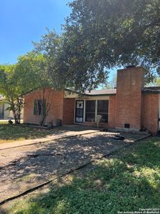 213 W Sabinal St, Uvalde, TX, 78801