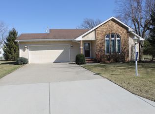 609 Almond St SW, Demotte, IN 46310