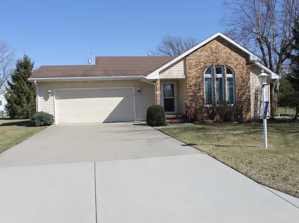 609 Almond St SW, Demotte, IN 46310