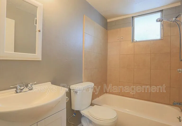 249 S Hobson — Photo 13