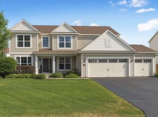 3678 Whitetail Dr, Shakopee, MN 55379