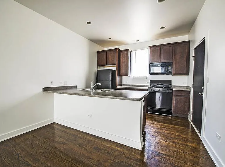 5706 W Lake St — Photo 2