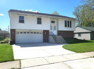 737 Yates Ave, Romeoville, IL 60446