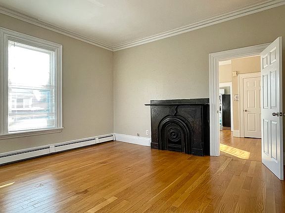 3rd image of 4 Loring Ave APT 1