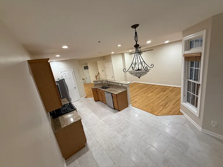 10526 Abingdon Way — Photo 6