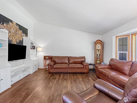 5th image of 2525 Silves Court