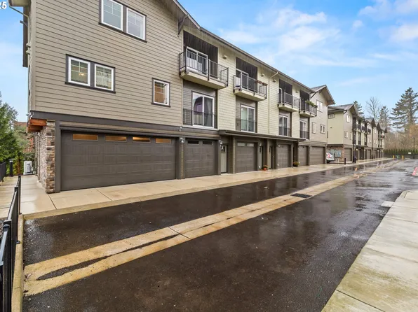 12043 SE High Creek Rd #A, Happy Valley, OR 97086