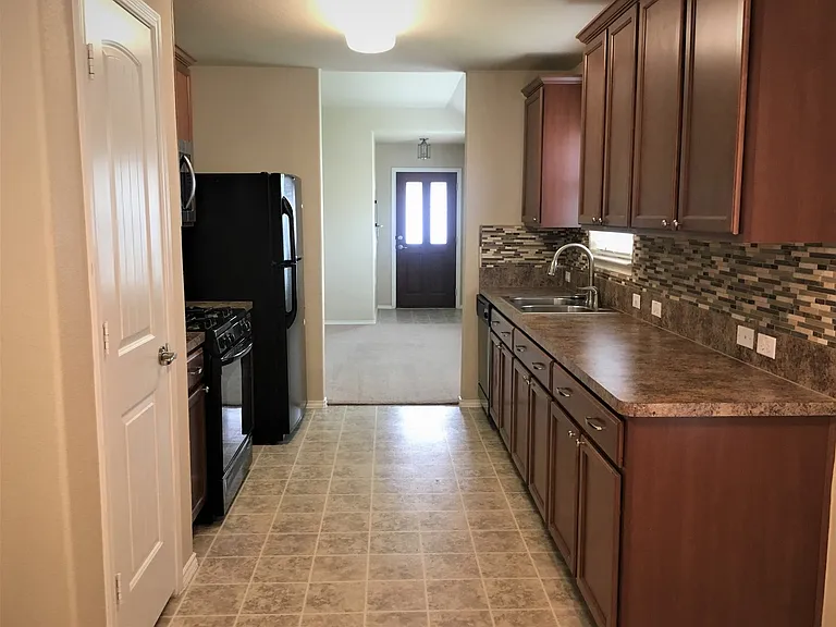 7005 Outfitter Dr — Photo 7