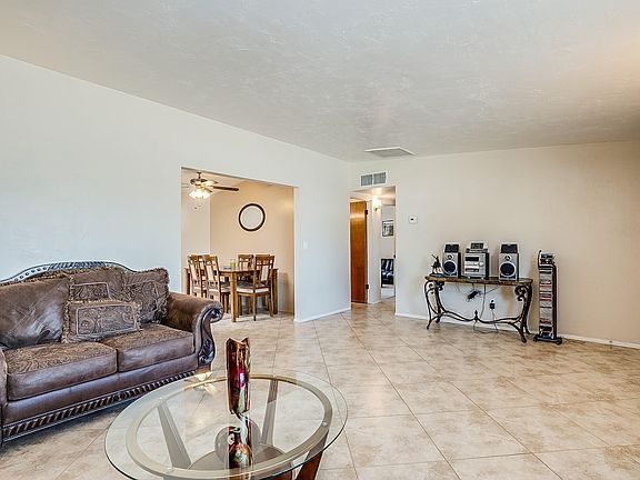 5th image of 4901 N Sunrise Ave