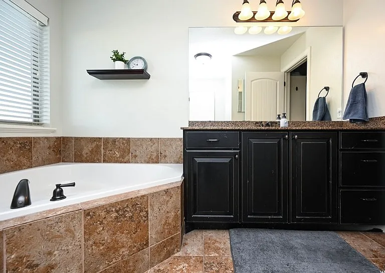 145 E 620 S — Photo 21